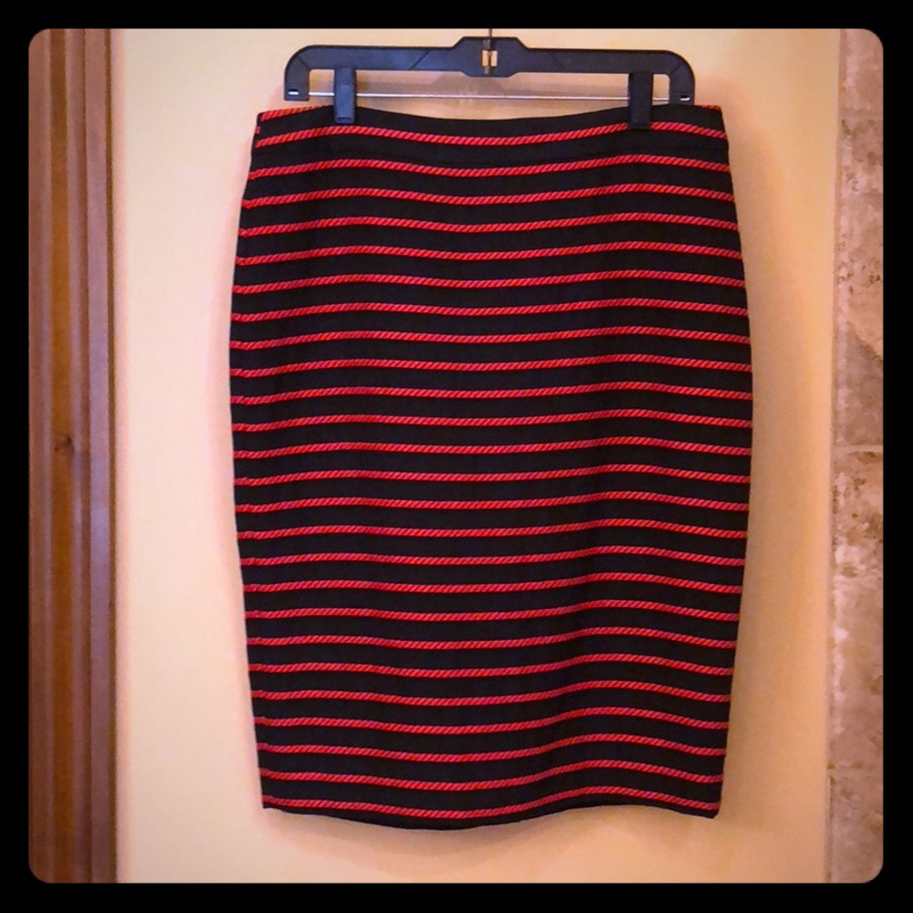 Ann Taylor Navy and Rd Pencil skirt